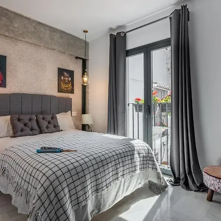 Dreams Of Old Town מארבלה