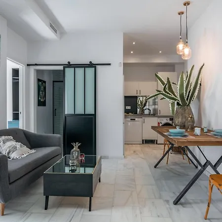 Apartment Dreams Of Old Town