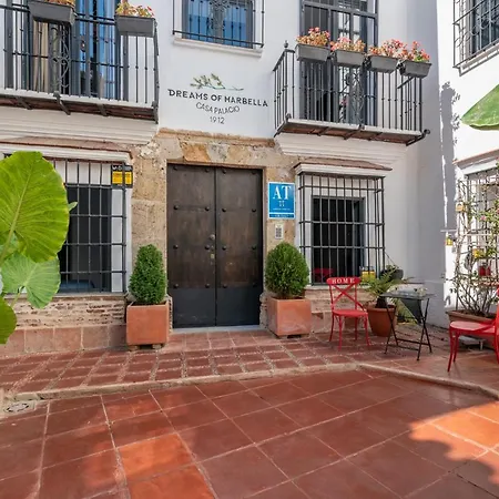 Apartment Dreams Of Old Town
